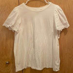 Ava & Viv, white tee with frilly pattern at the arms, so cute on, 2X